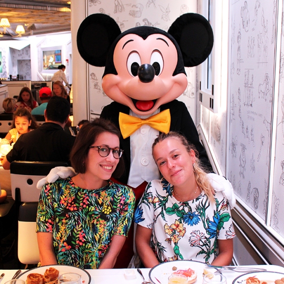 [Trip Report Disney Cruise Line] Croisière en Méditerranée entre soeurs août 2017 ! (TERMINÉ) - Page 5 Character-breakfast_3